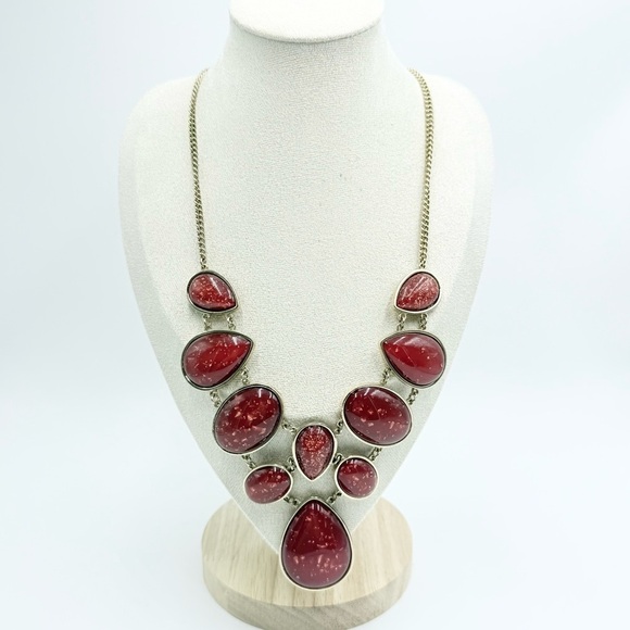 None Jewelry - Wine Bib Acrylic Beaded Gold Toned Statement Necklace Chain